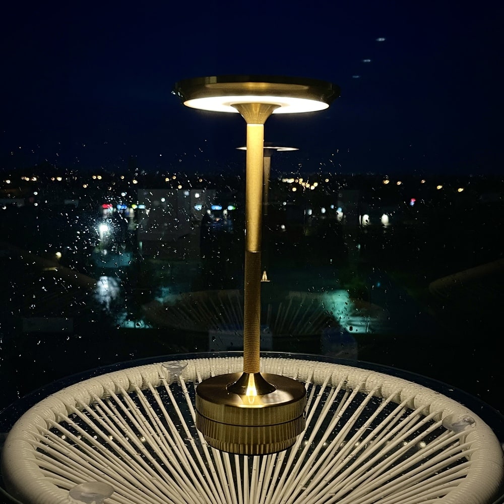 Minimal™ Metallic Cordless Table Lamp